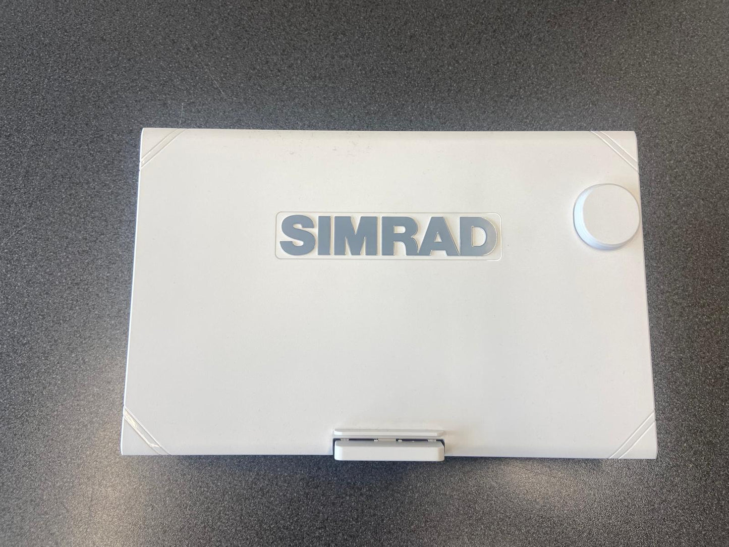 Simrad NSS 4 - 10 Zoll Kartenplotter mit weltweiter Basiskarte